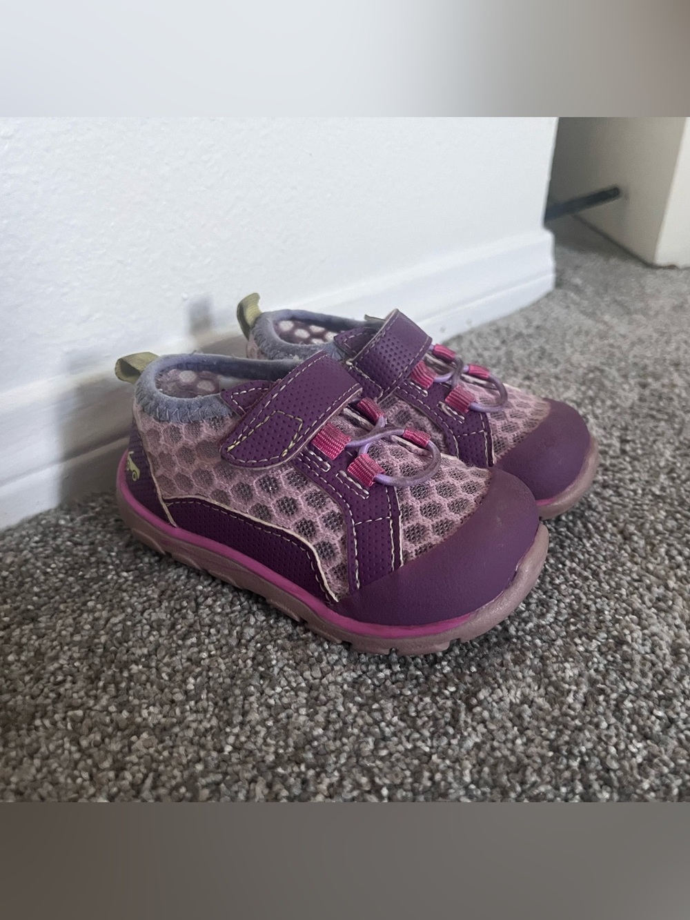 See Kai Run purple pink Anker Water Shoes toddler size 5